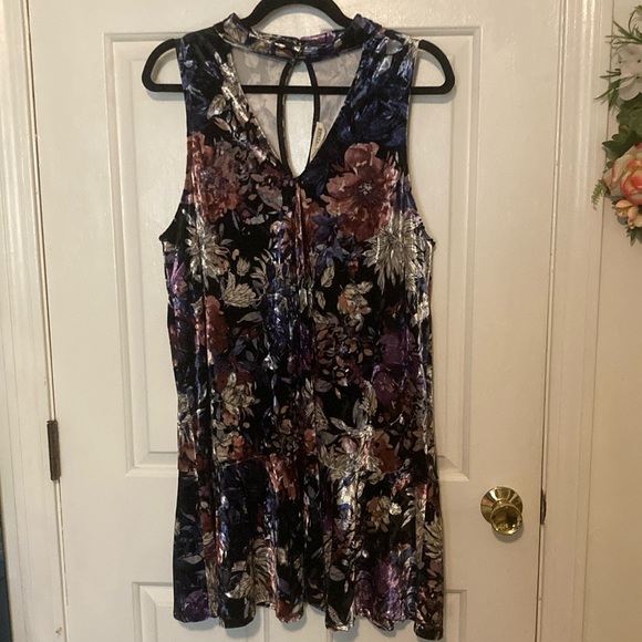 By Together Floral Mini Dress - Picture 4 of 6